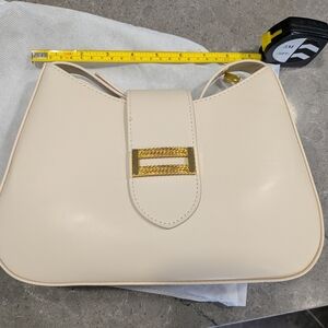 Elegant Cream Shoulder Bag